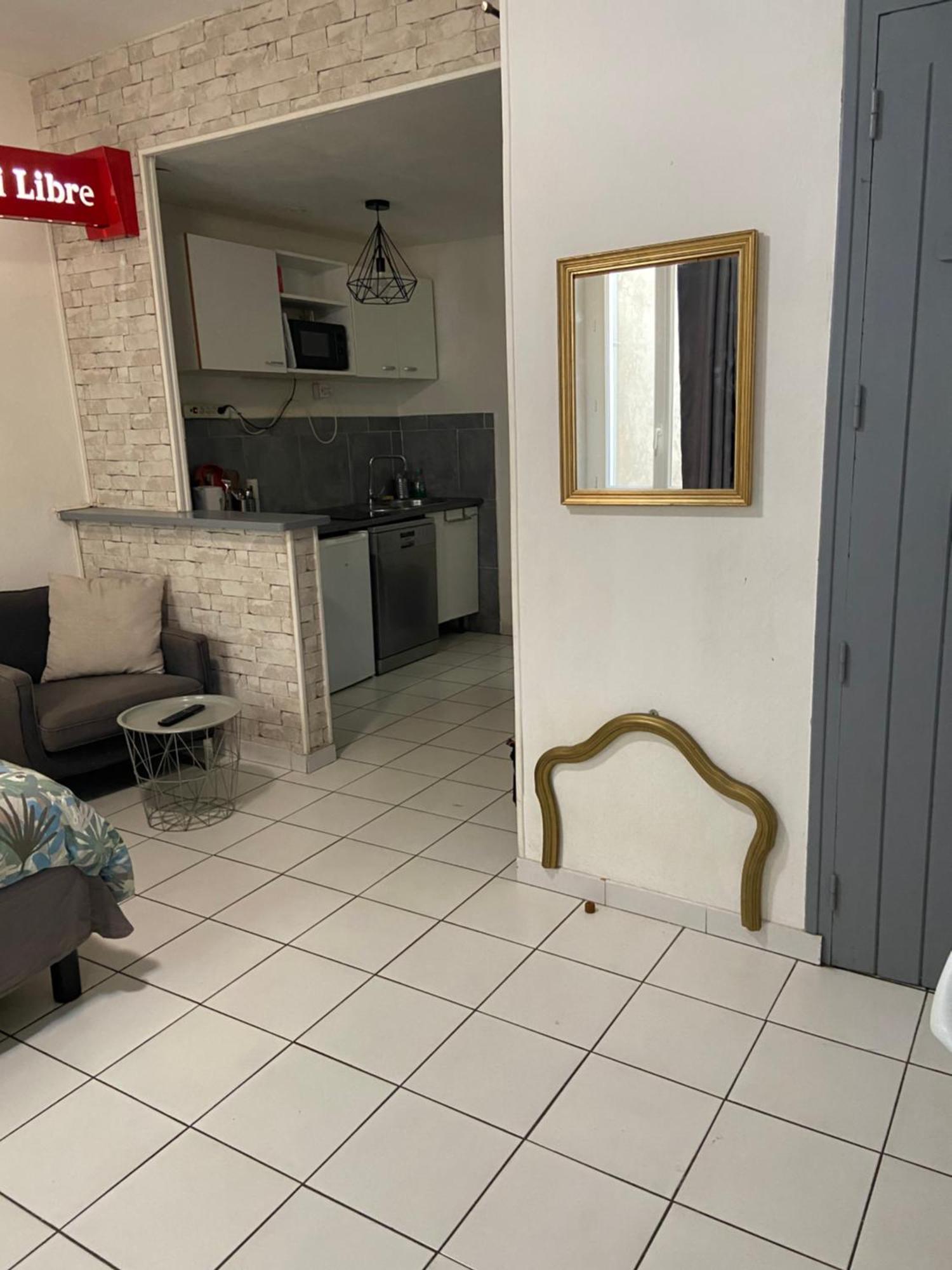 Studio Triangle Arene Gare Maison Carree Placette Ним Екстериор снимка